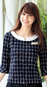41780 en joie(アンジョア) 白配色のネックラインが明るく爽やかなプルオーバートップス チェック柄 93-41780