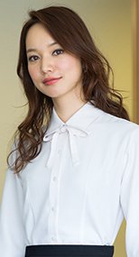 en joie(アンジョア) 01172 ボウタイ風リボンが大人可愛いベーシックな長袖ブラウス(リボン付) 93-01172
