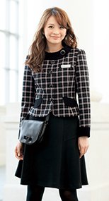 en joie(アンジョア) 51623 2WAYストレッチ!柔らかマットな黒無地のフレアースカート 93-51623