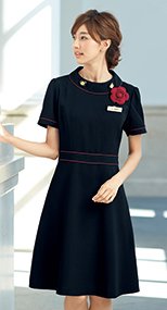 en joie(アンジョア) 66460 深みのあるネイビーで誠実さを感じさせるワンピース 無地 93-66460
