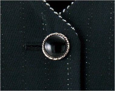 シルバー縁の艷やかな黒ボタン