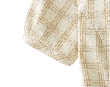 袖をしぼめることにより腕を上げても脇から下着が見えづらい