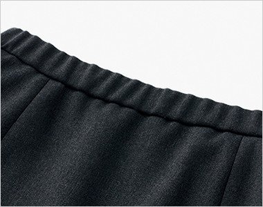 後ろウエストゴム仕様。5cmのアジャスト分量がサイズ変化に柔軟に対応します。