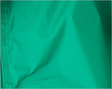ほどよい光沢感のあるナイロン素材
