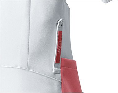 右脇部分にuniteのロゴ入りネームループ