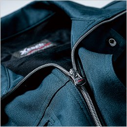 前立てのファスナーにはシリコンスライダー採用