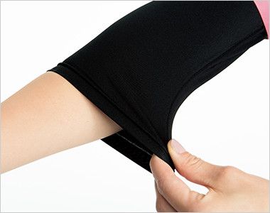 9002 FOLK(フォーク) 8分袖カットソー(男性用) 腕まくりしてもずり落ちてこない、袖口のたるみもおこりにくいフィット感。8分丈の絶妙な袖丈が医療現場にマッチ
